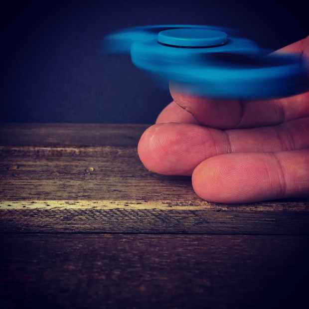 art blur close up fidget spinner